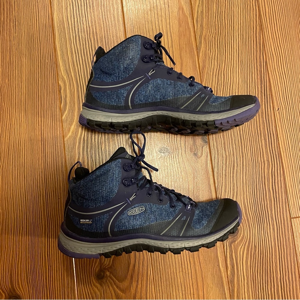 Keen hiking boots